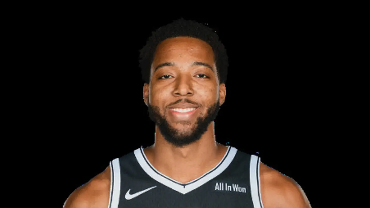 Chaney Johnson Brilha nos Nets Enquanto Time Luta na Temporada